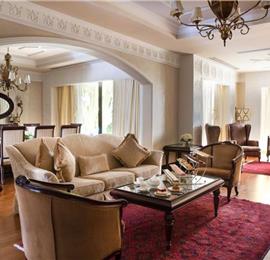 5 Bedroom Luxury Beachfront Villa in Dubai with Private Pool, Sleeps 10